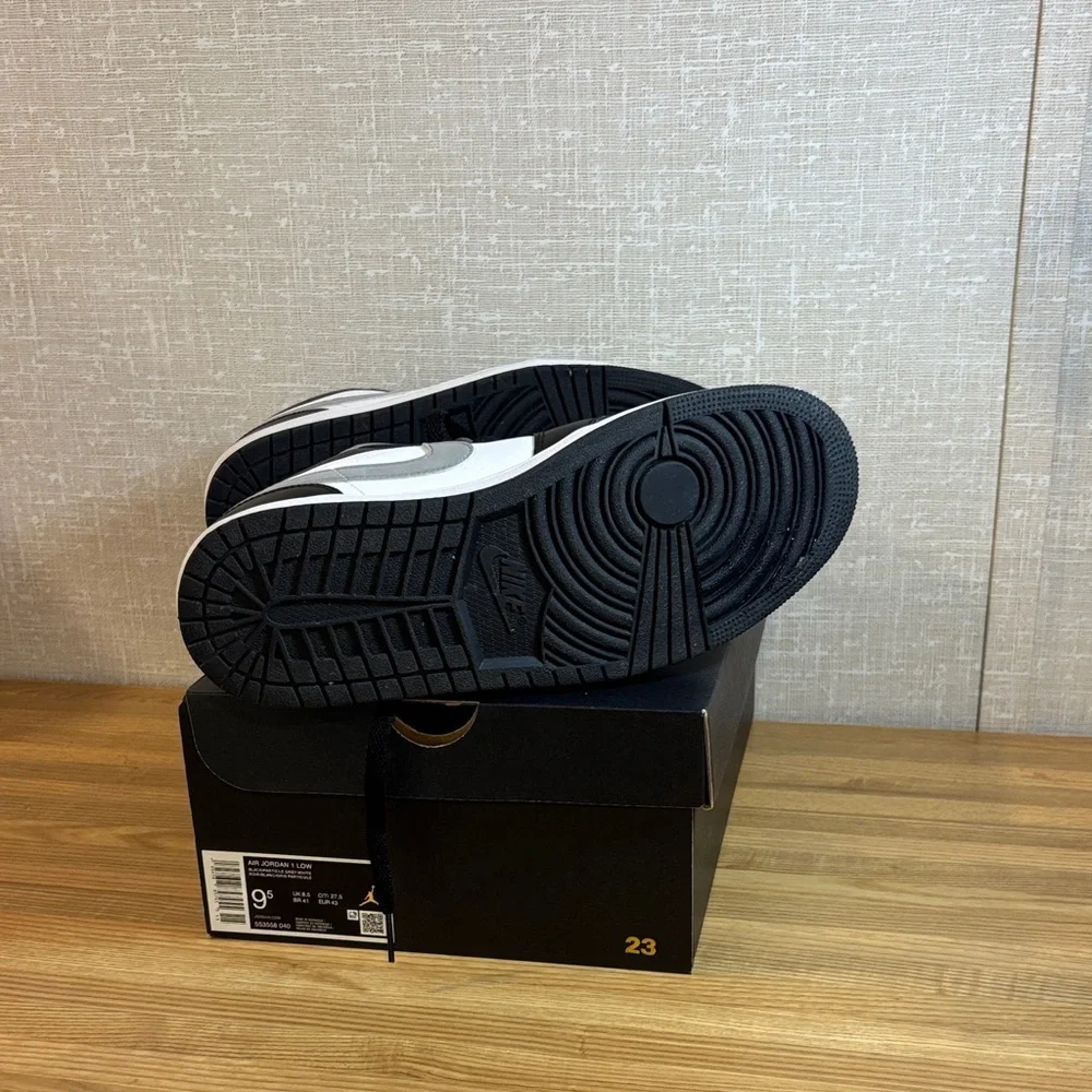 Jordan Men's Black White and Gray Low-Top Sneakers